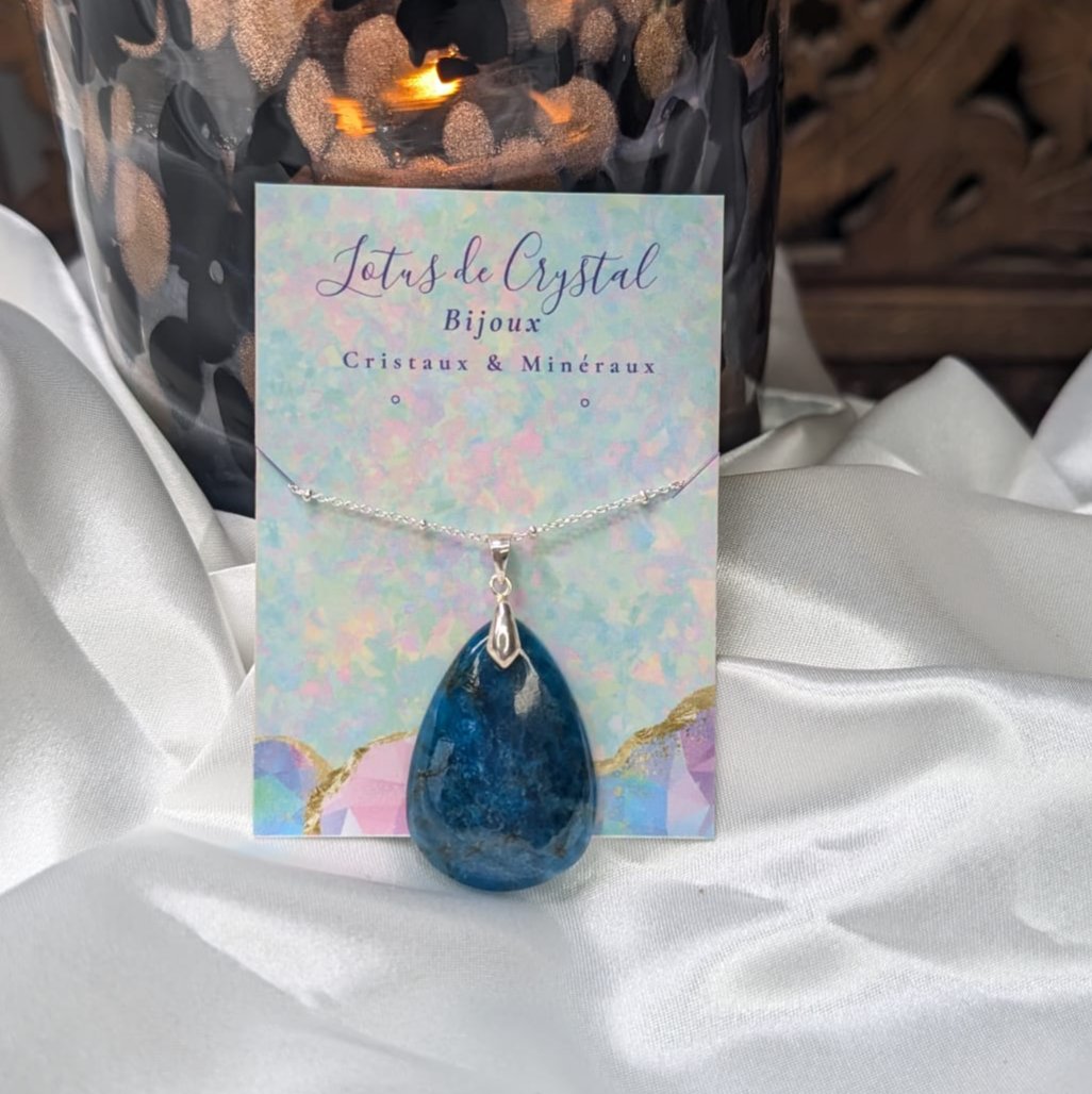 Pendentif en Apatite – Clarté d’Esprit et Énergie Positive