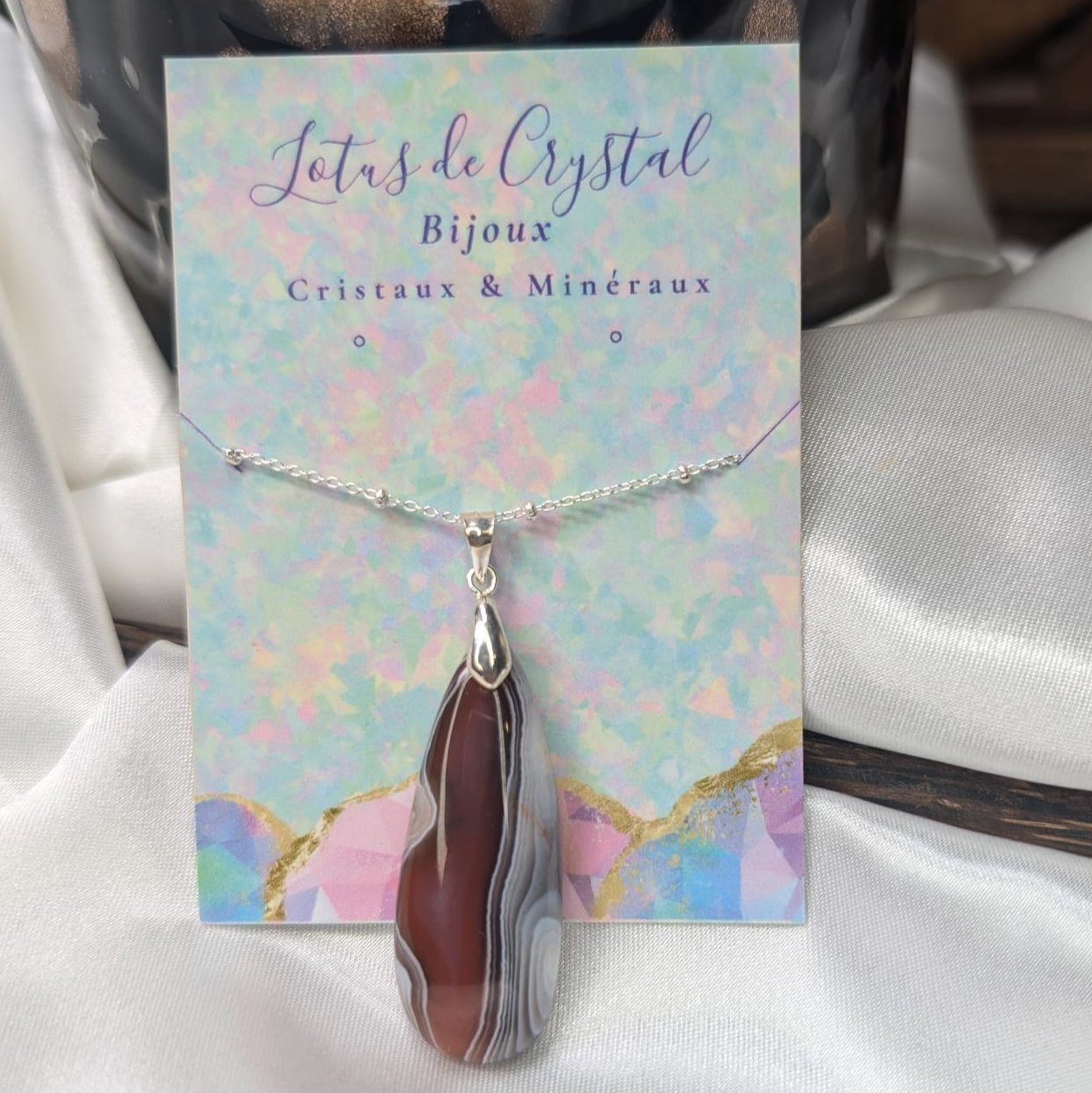 Pendentif en Agate du Botswana – Douceur et Stabilité Émotionnelle