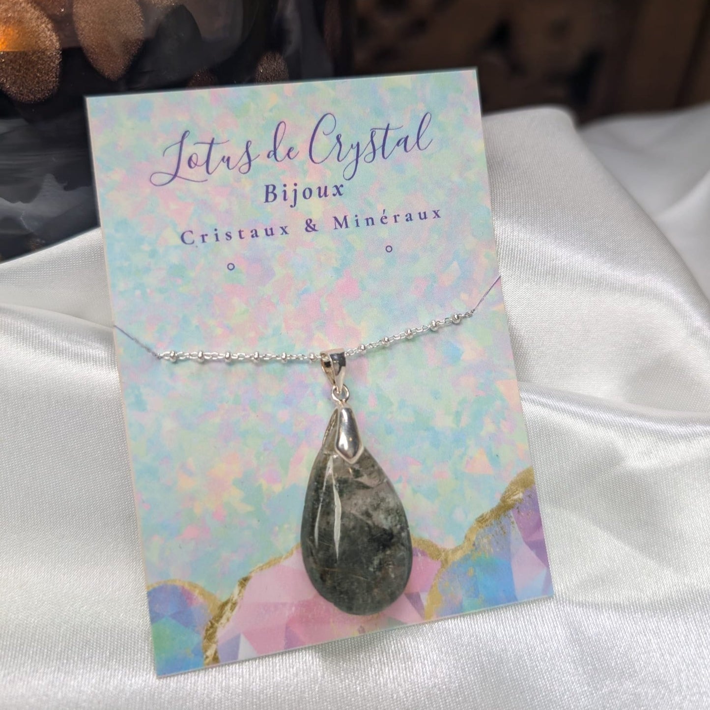 Pendentif en Quartz Lodolite – Méditation et Éveil Spirituel