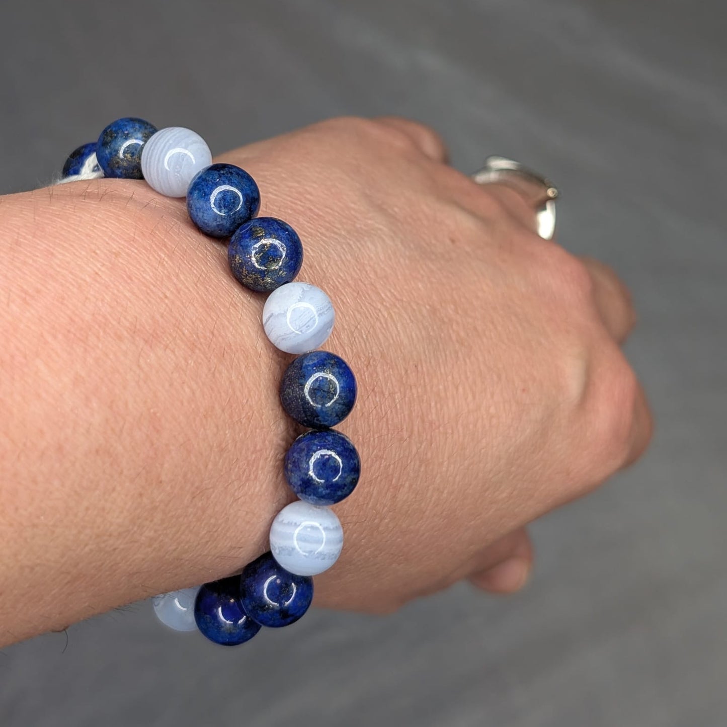 Bracelet en Lapis-Lazuli et Calcédoine – Intuition et Communication