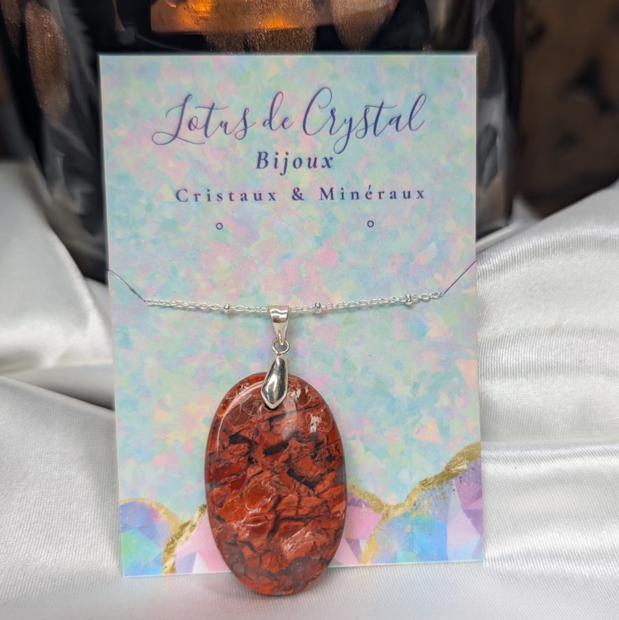 Pendentif en Jaspe Rouge – Ancrage et Vitalité