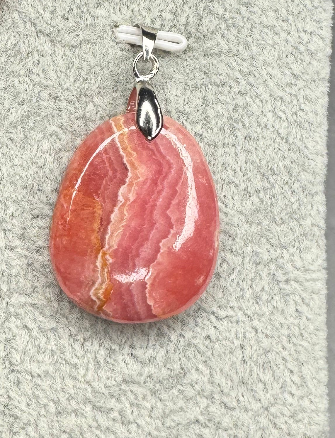 Pendentif en Rhodochrosite – Amour et Guérison émotionnelle