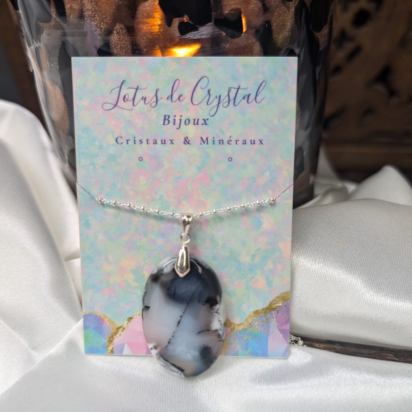 Pendentif en Agate Dendritique – Ancrage et Connexion à la Nature