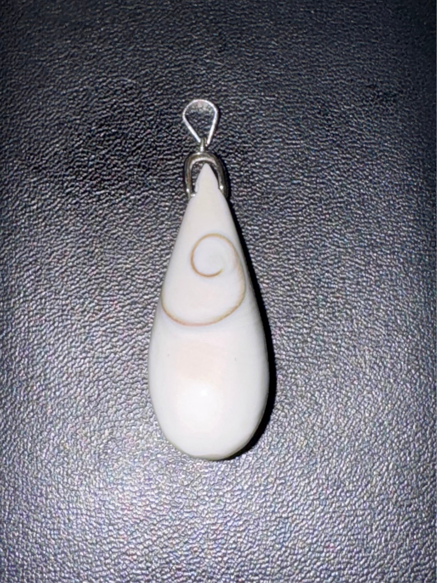 Pendentif en Œil de Sainte Lucie – Chance et Protection Spirituelle