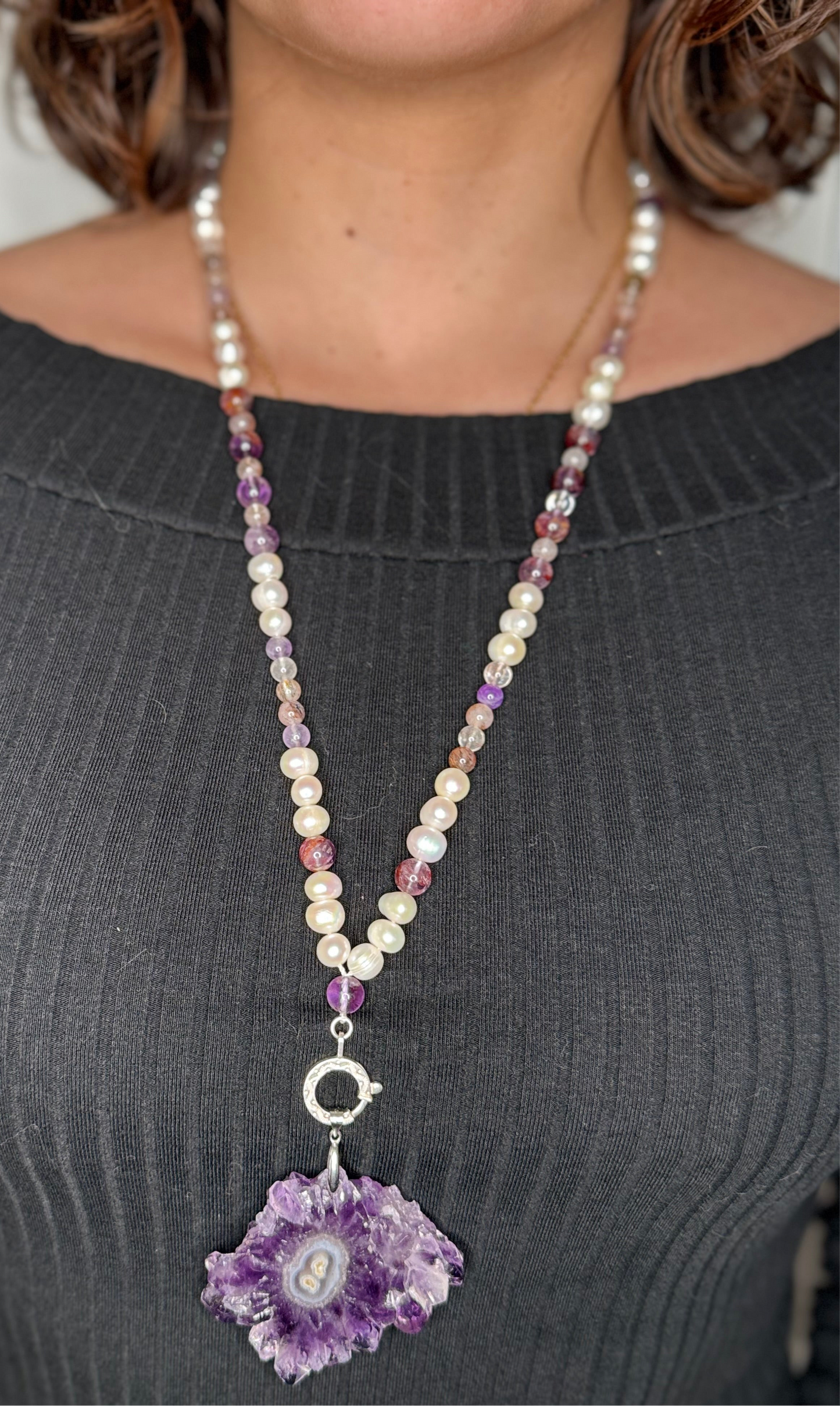 Collier améthyste 7, perle d’eau douce & fleur d’améthyste
