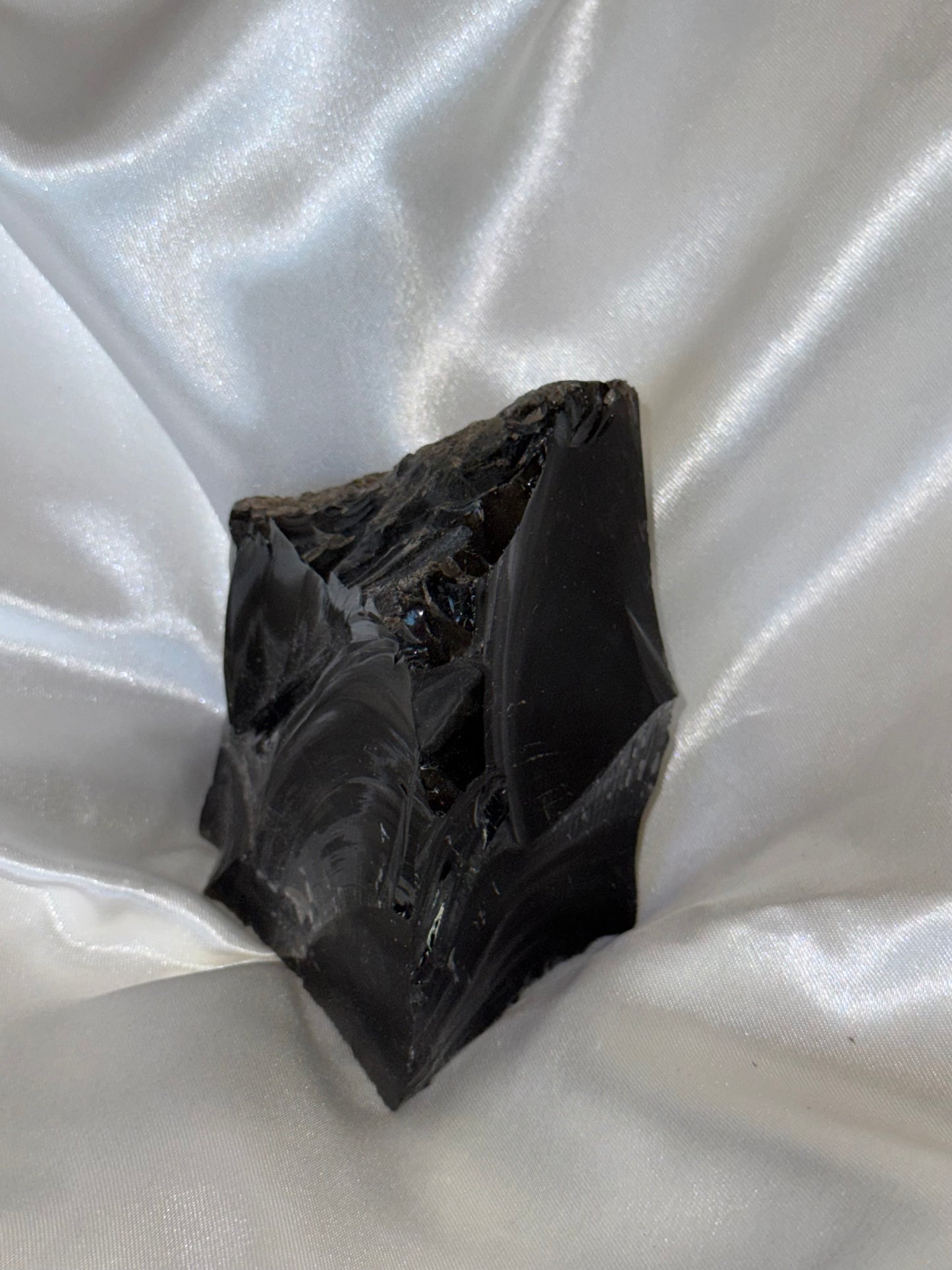 Obsidienne Noire Brute – Pierre de Protection et d’Ancrage