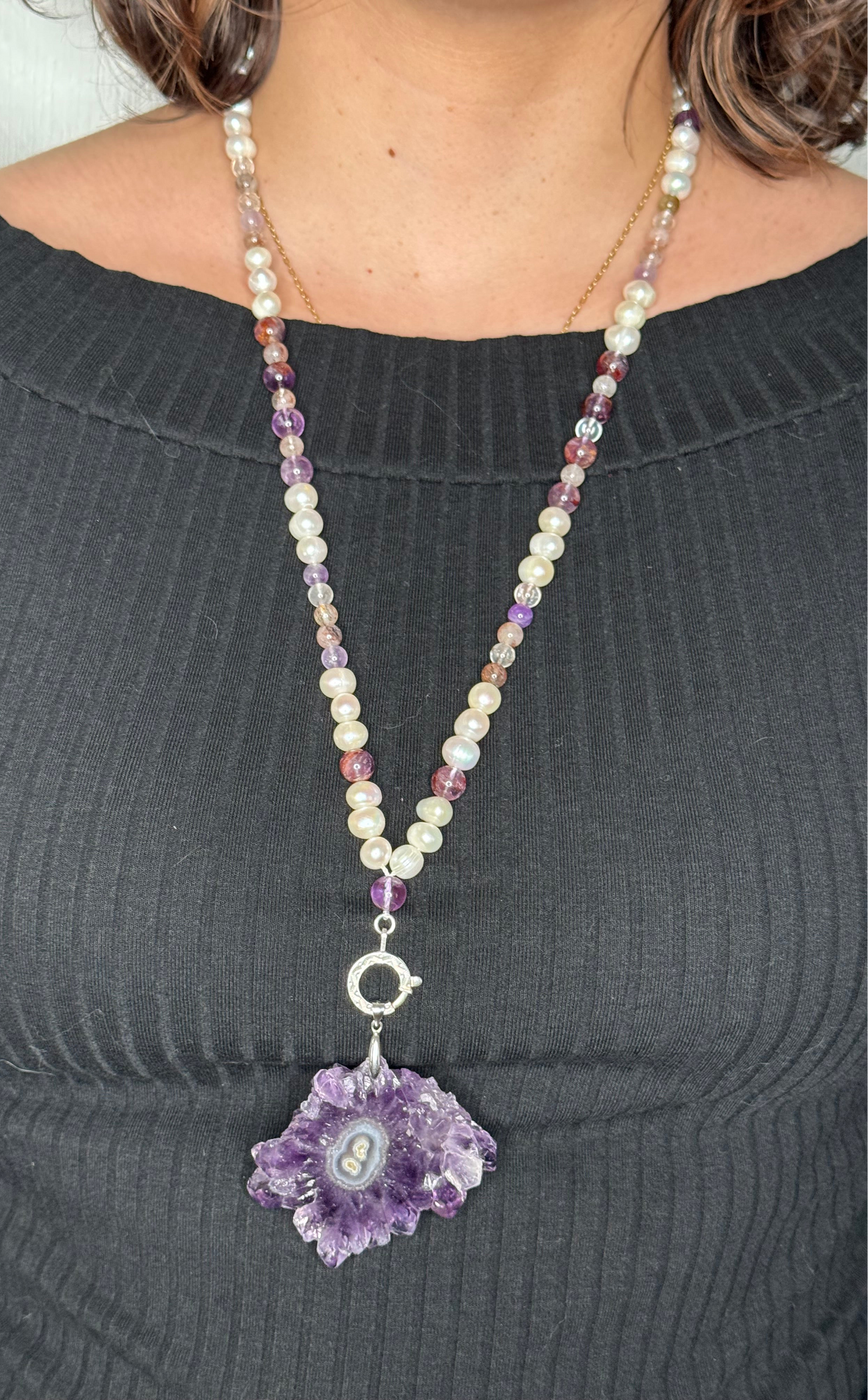 Collier améthyste 7, perle d’eau douce & fleur d’améthyste