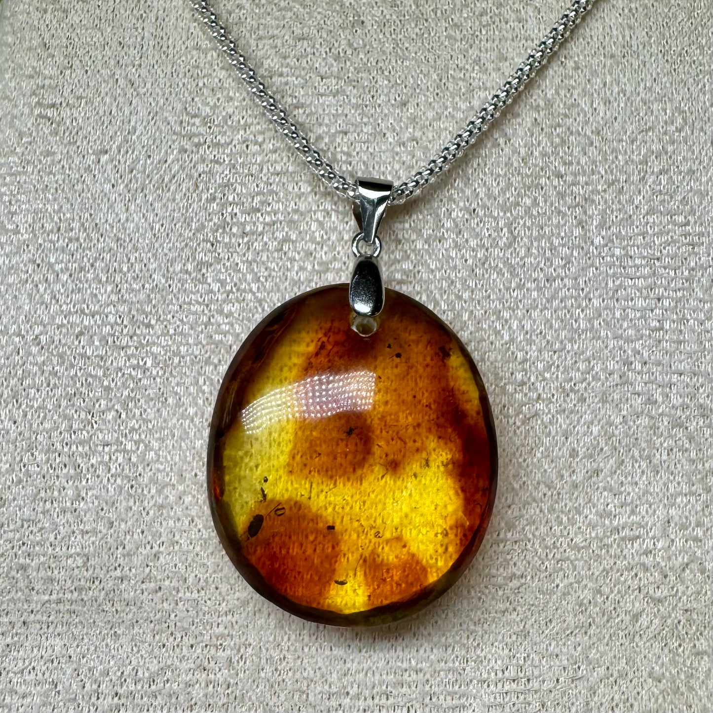 Pendentif en Ambre – Protection et Vitalité