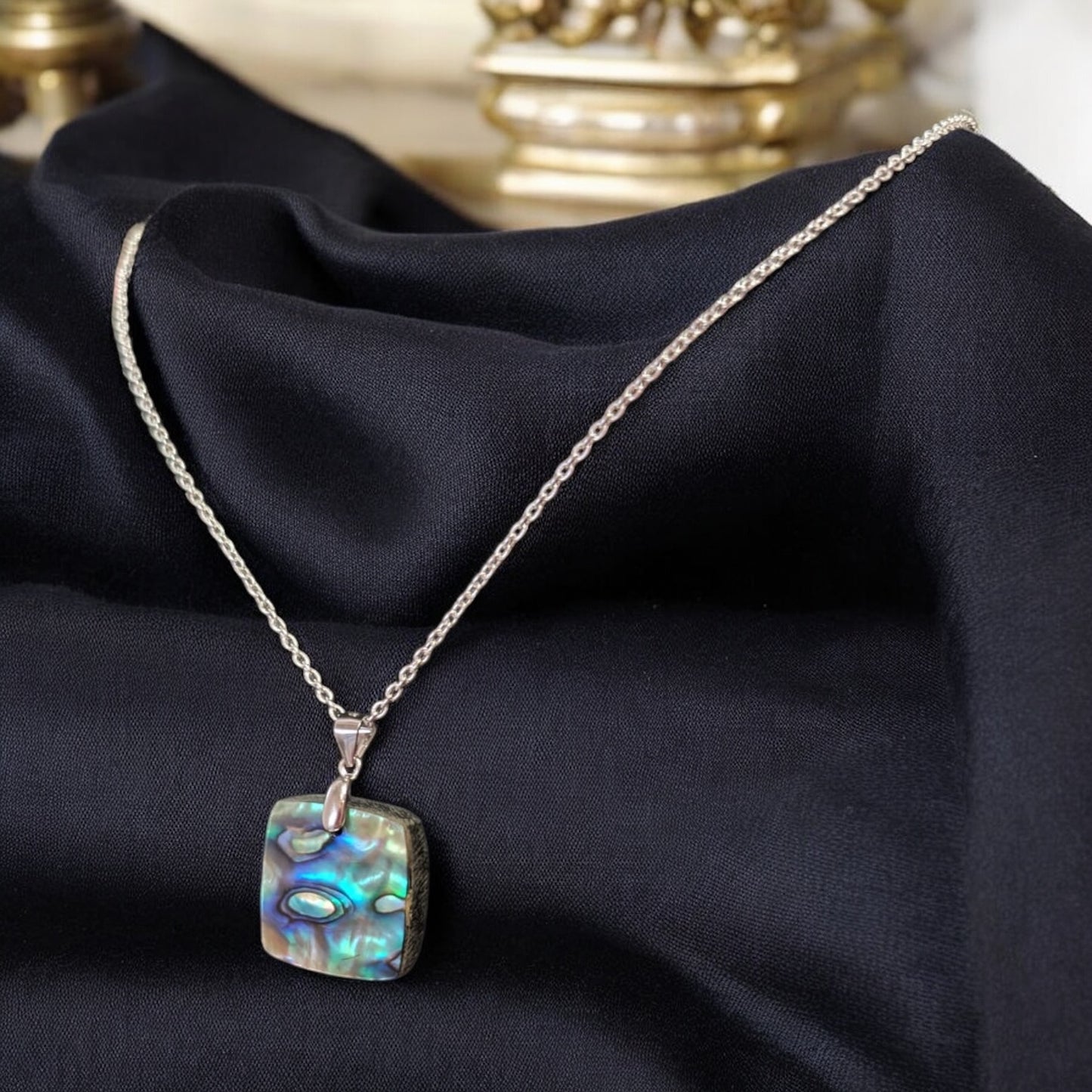 Pendentif en Abalone – Harmonie, Protection & Énergie Océanique