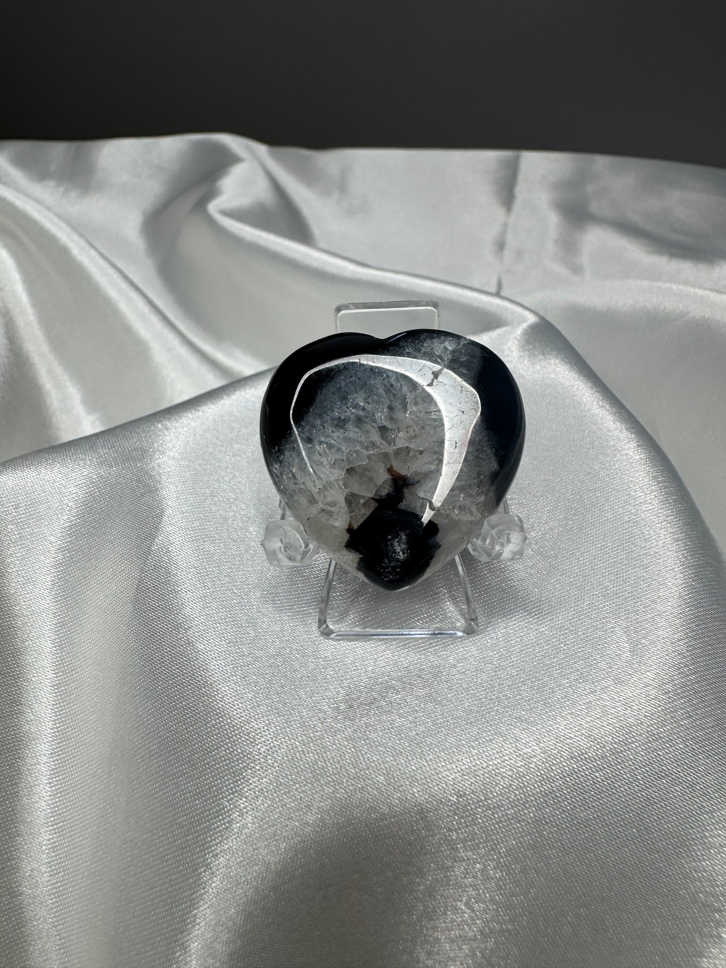 Cœur en Agate Noire – Ancrage et Protection énergétique
