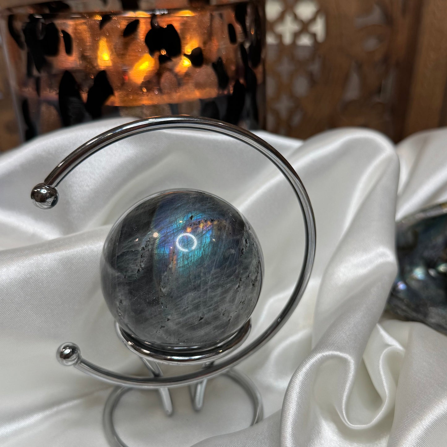 Labradorite –sphère- Pierre Naturelle de Protection et d'Équilibre Énergétique