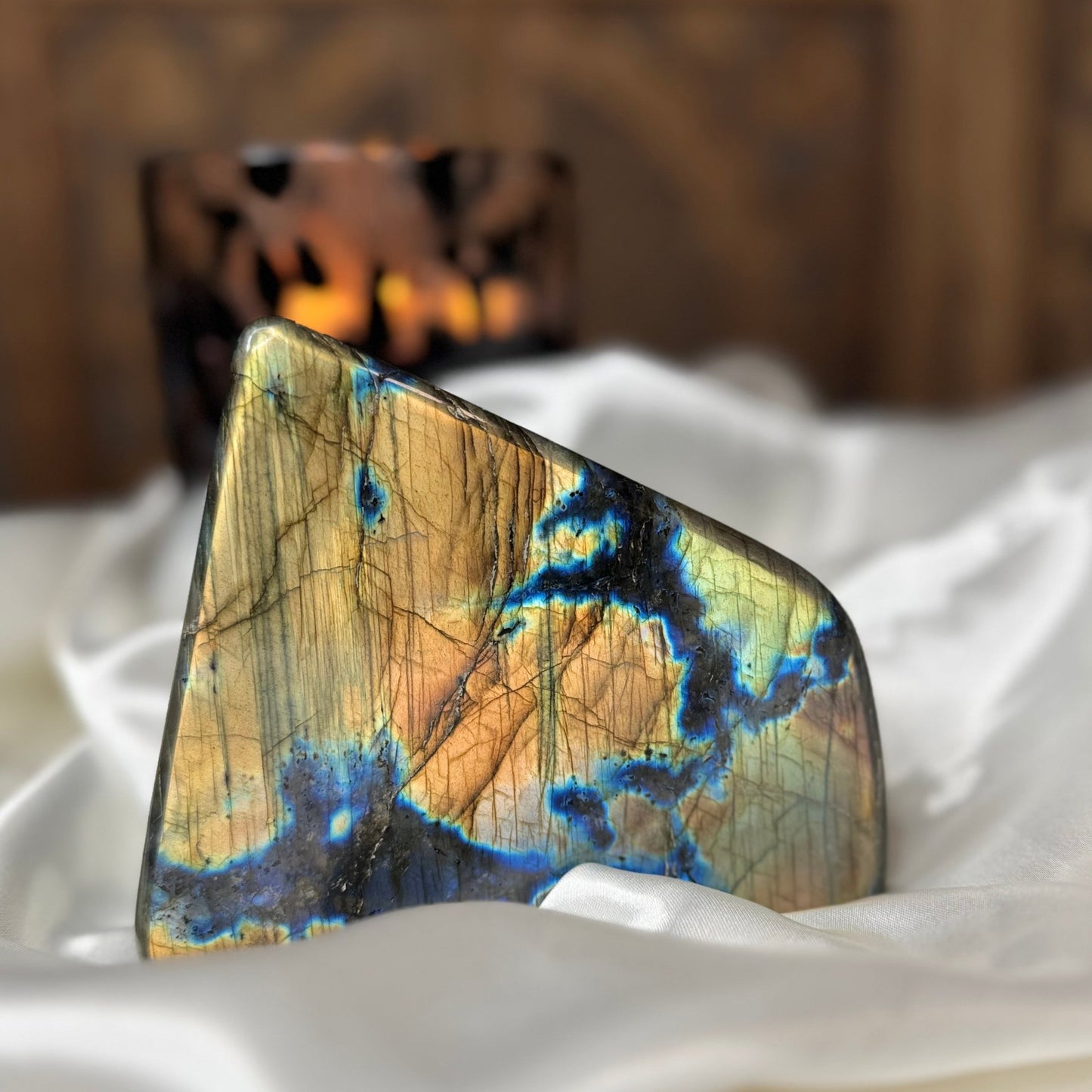 Labradorite – Pierre Naturelle de Protection et d'Équilibre Énergétique