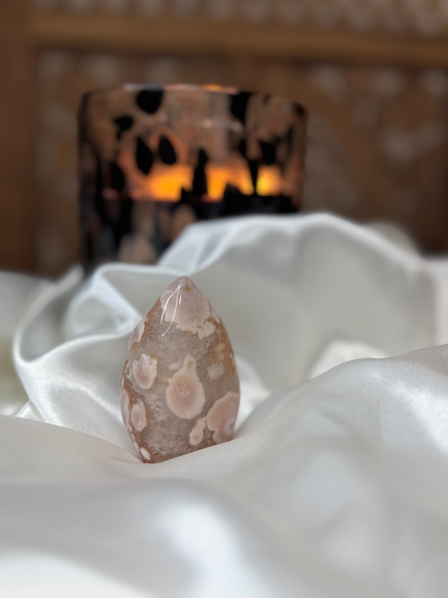 Agate Fleur – Pierre d’Harmonie et de Douceur Émotionnelle