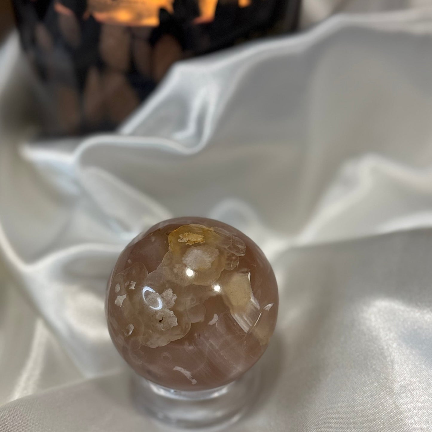 Agate Fleur -sphère– Pierre d’Harmonie et de Douceur Émotionnelle