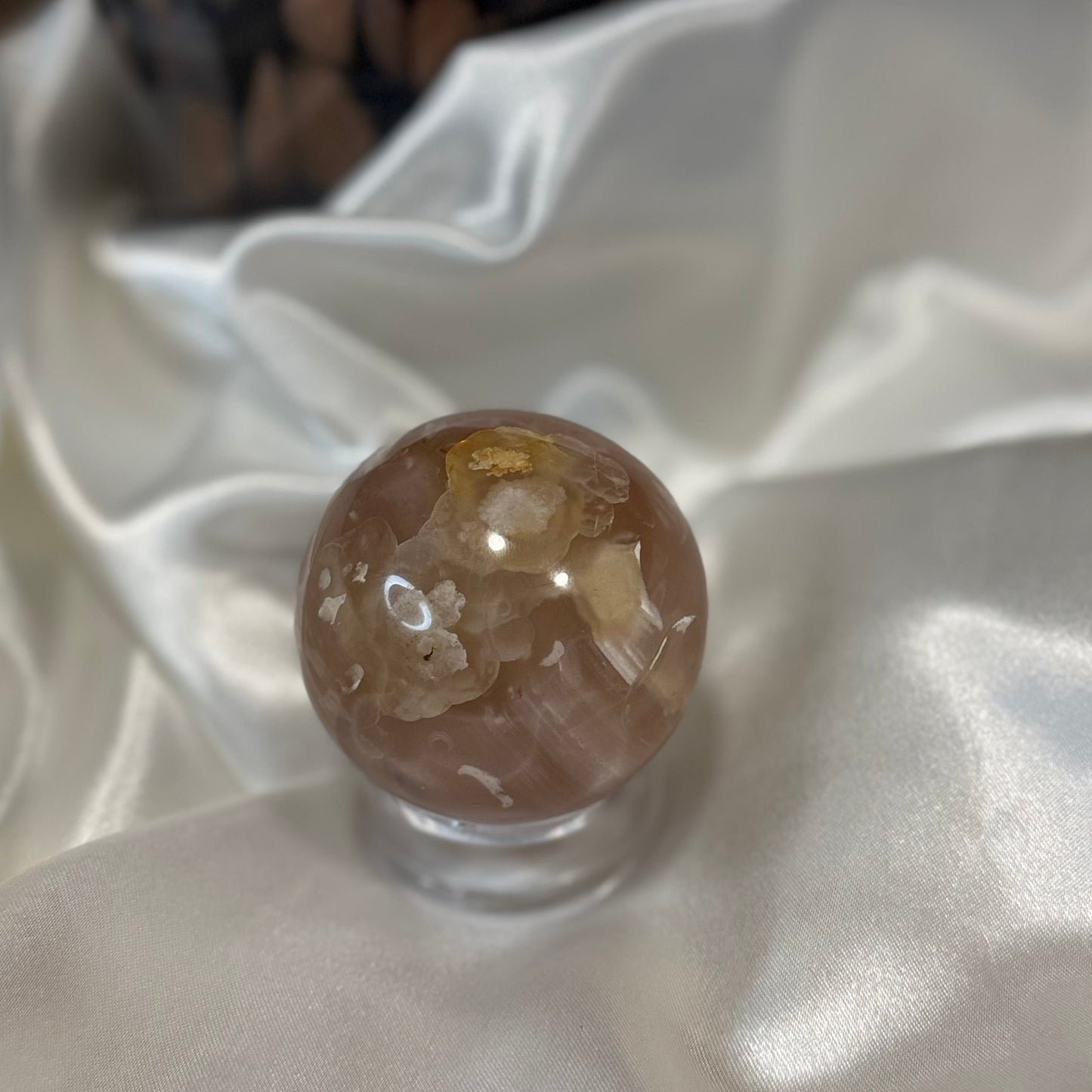 Agate Fleur -sphère– Pierre d’Harmonie et de Douceur Émotionnelle
