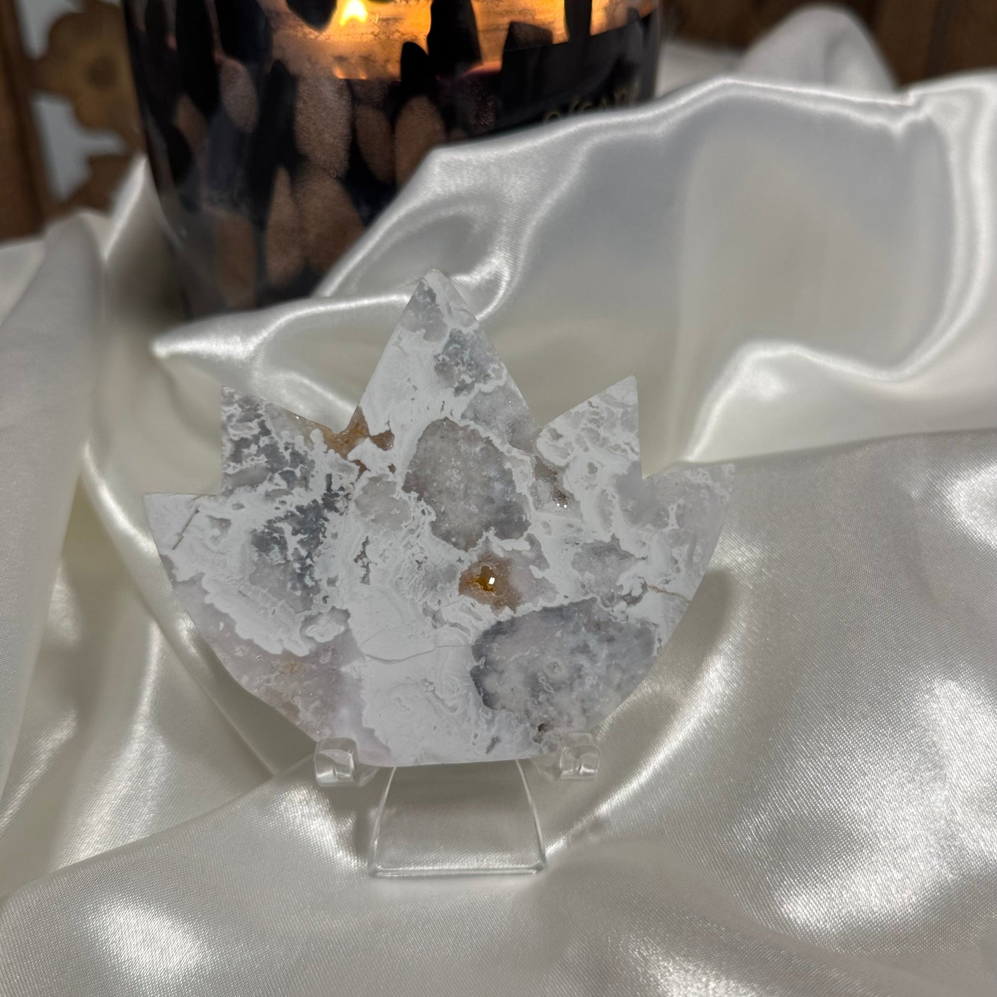 Lotus Agate Blanche – Pierre de Pureté et de Clarté