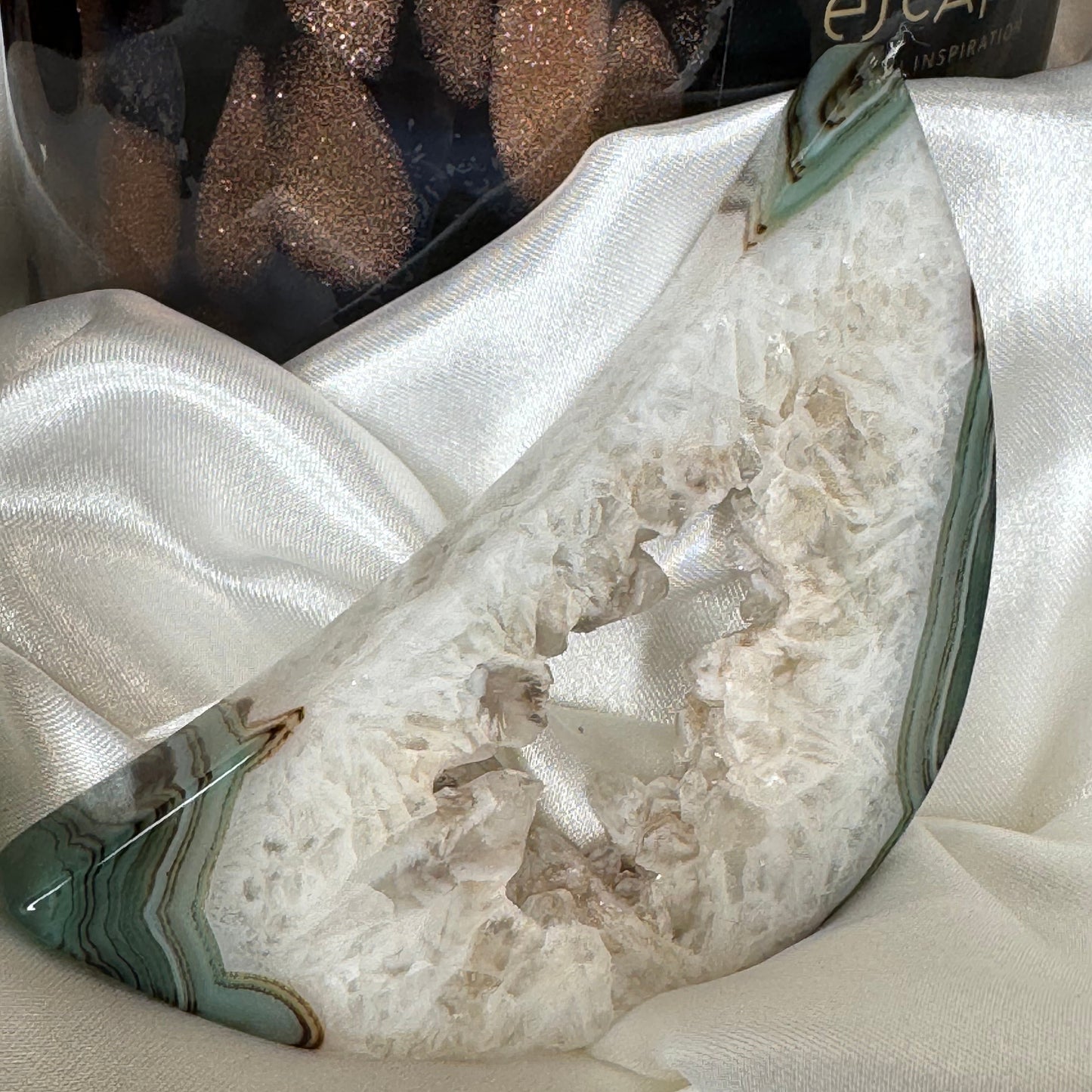 Lune Agate – Pierre d’Harmonie et d’Ancrage