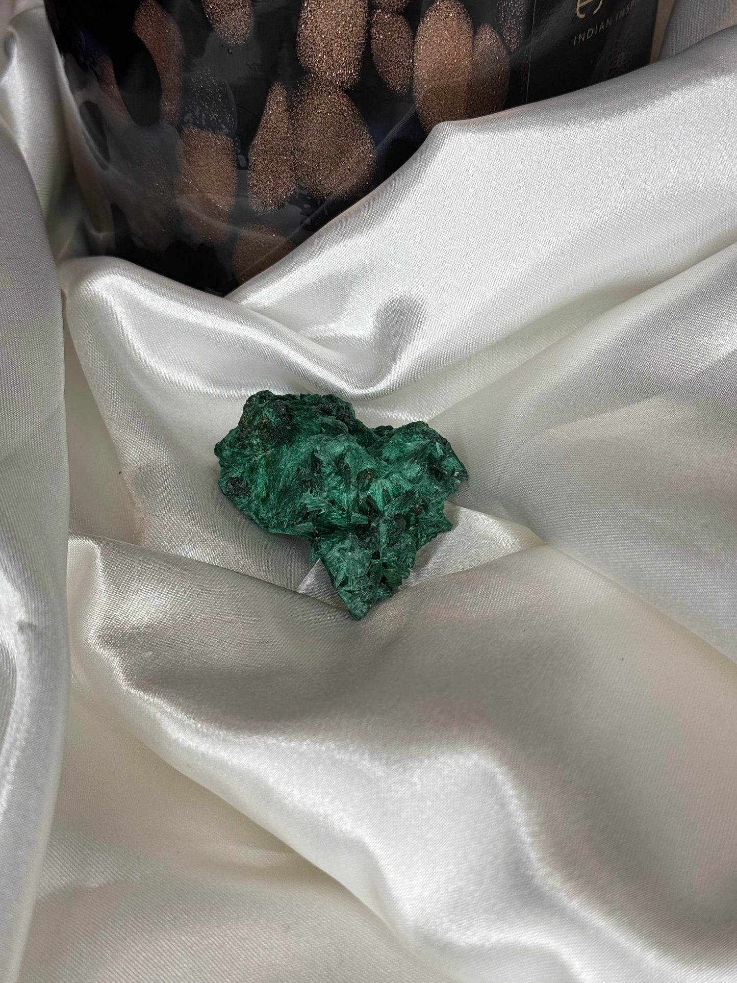 Malachite fibreuse – Pierre de Protection et de Transformation