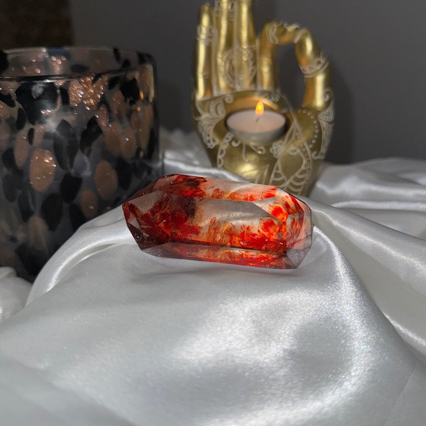 Quartz Hématoïde Rouge – Pierre d’Ancrage et de Force Vitale