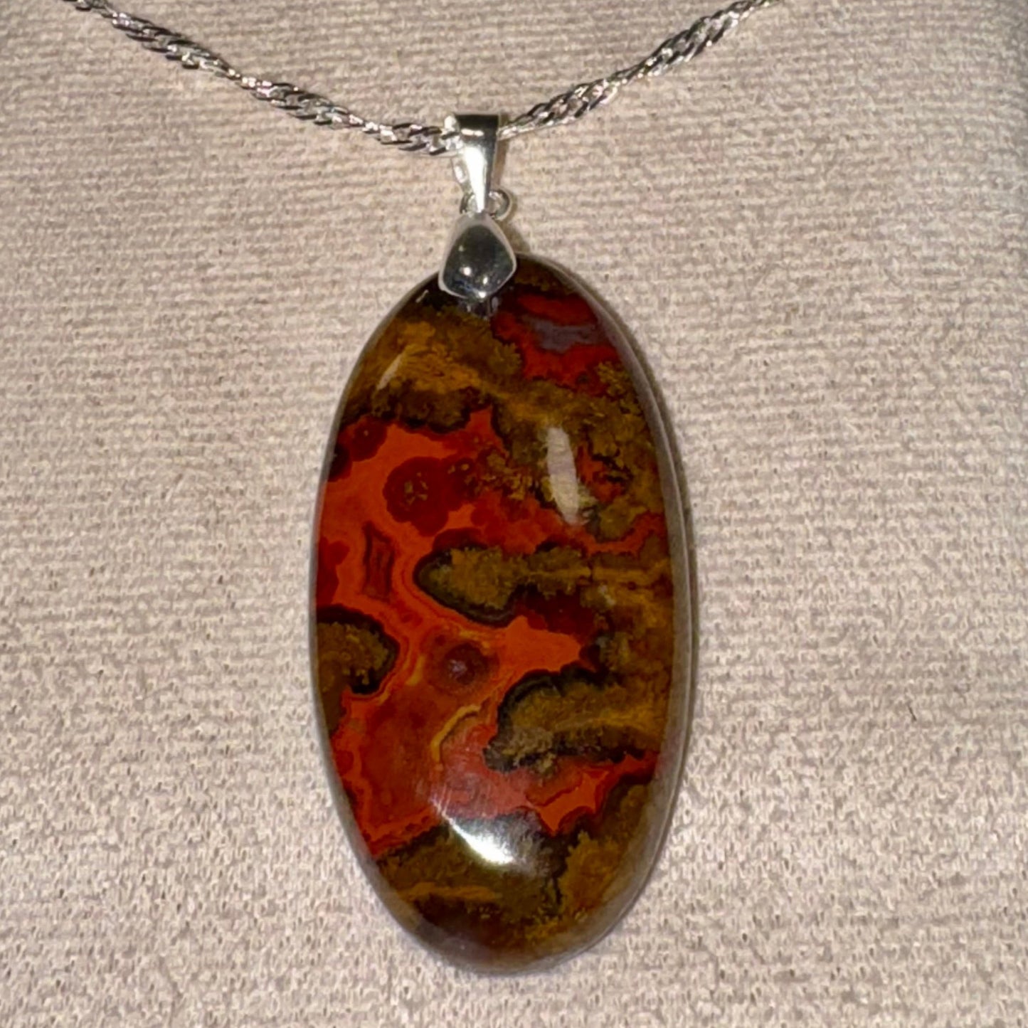 Pendentif en Agate Seam – Protection et Énergie Positive