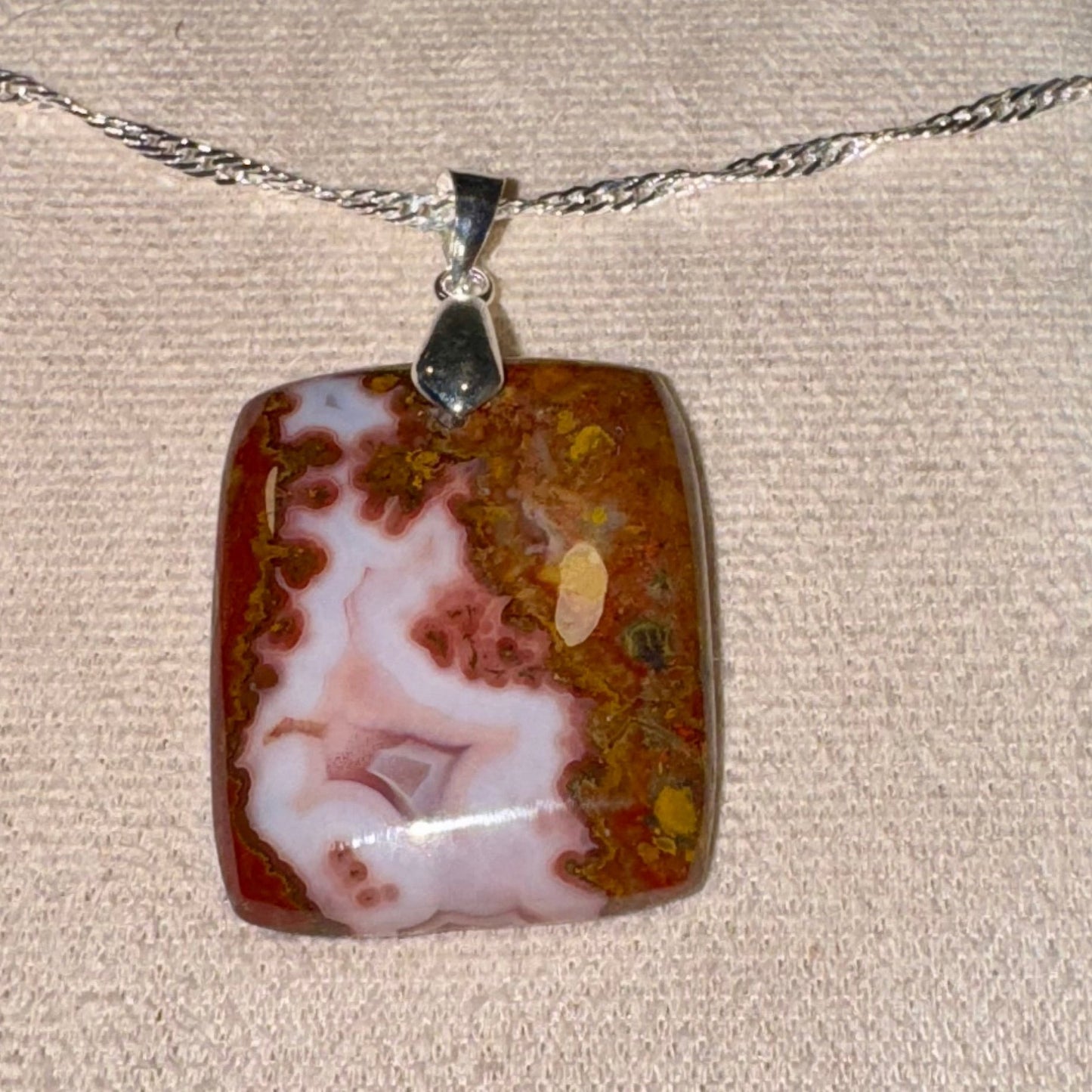 Pendentif en Agate Seam – Protection et Énergie Positive
