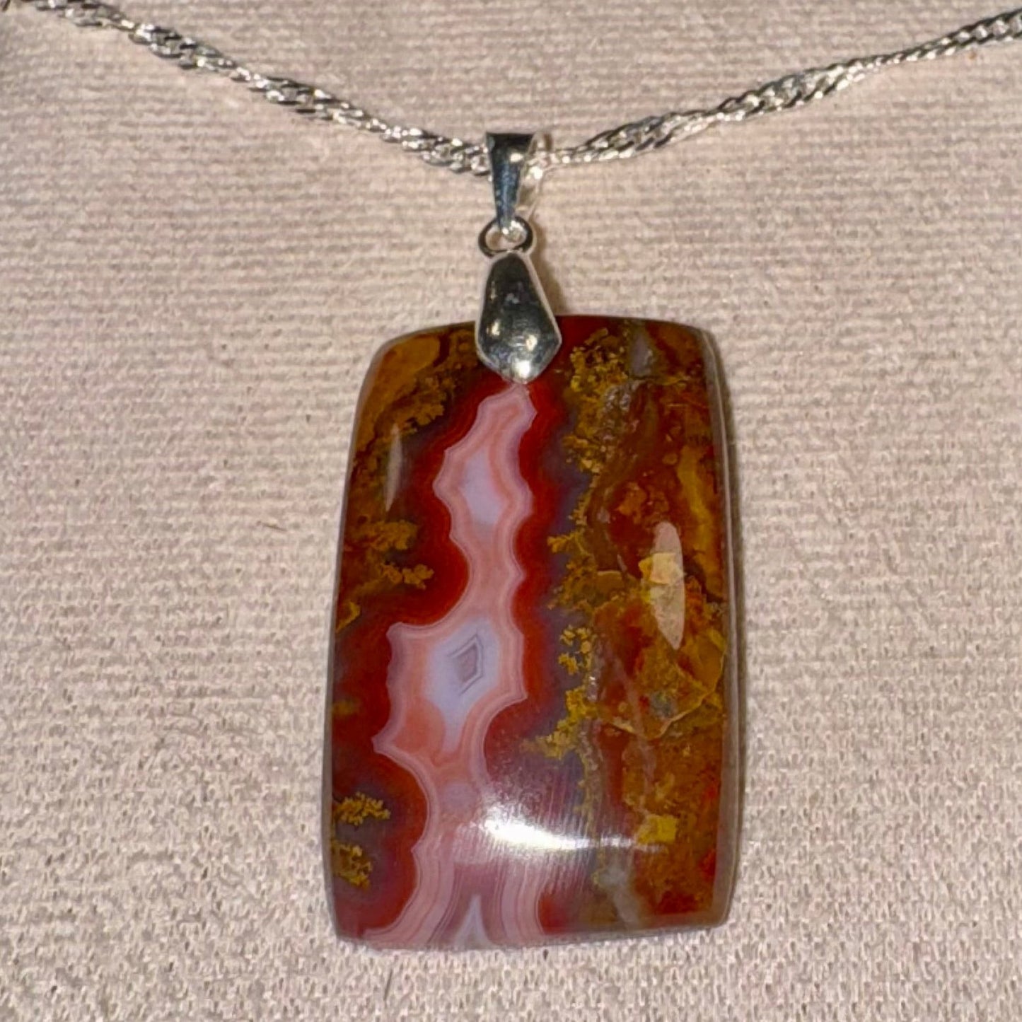 Pendentif en Agate Seam – Protection et Énergie Positive