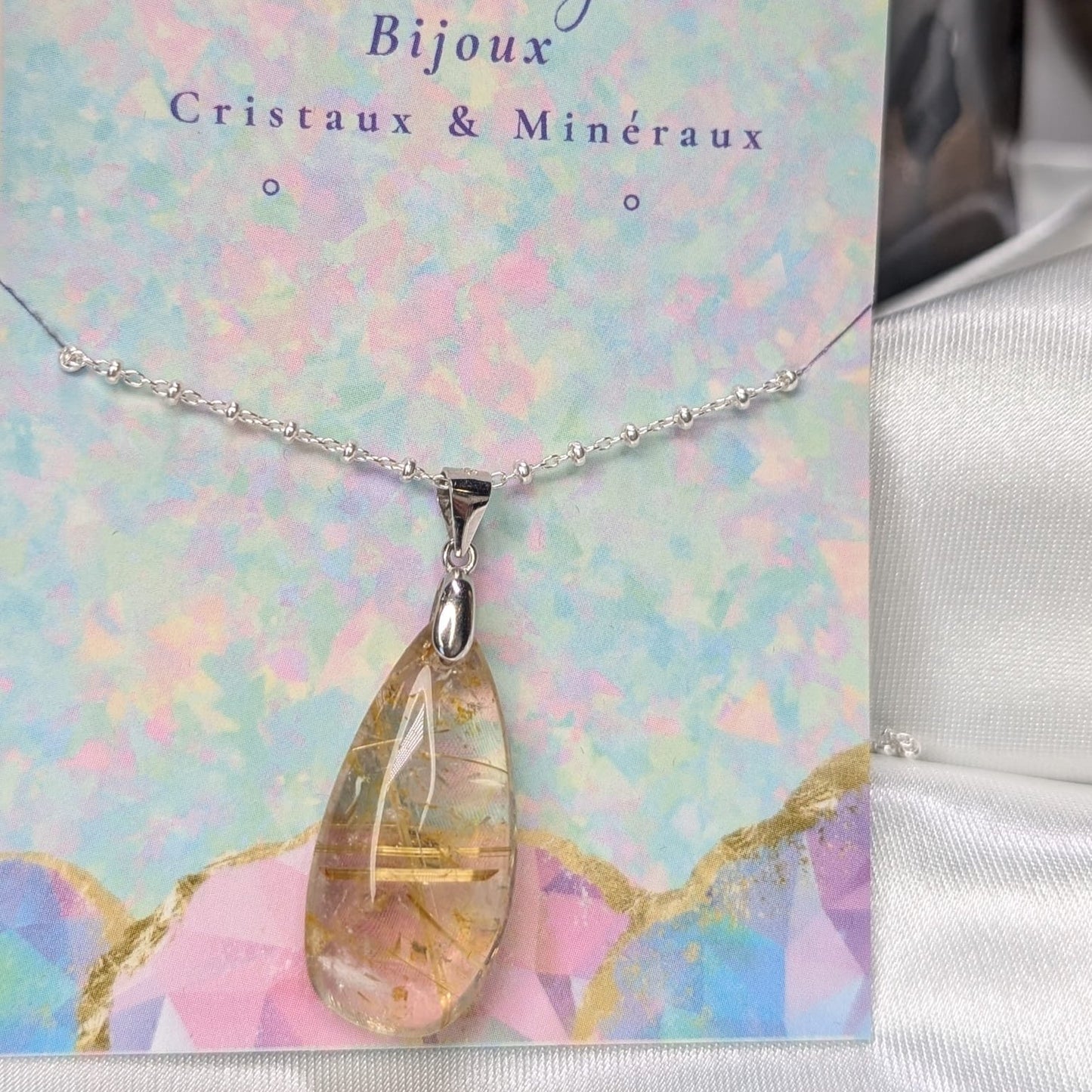 Pendentif en Quartz Rutile – Énergie et Clarté Spirituelle