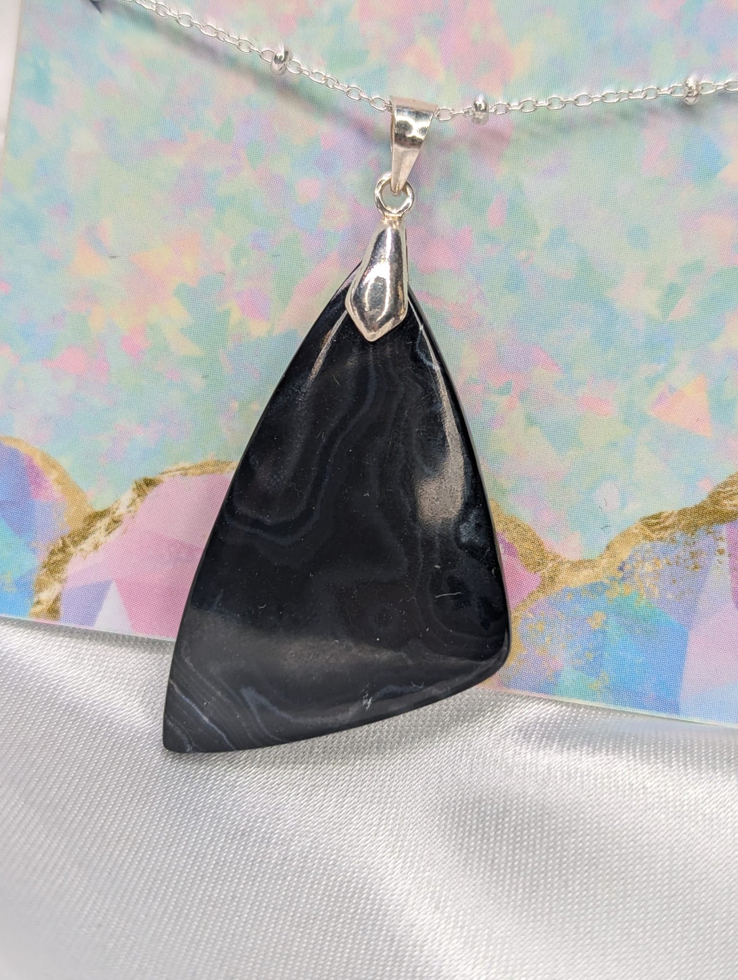 Pendentif en Psilomélane – Transformation et Protection Mentale