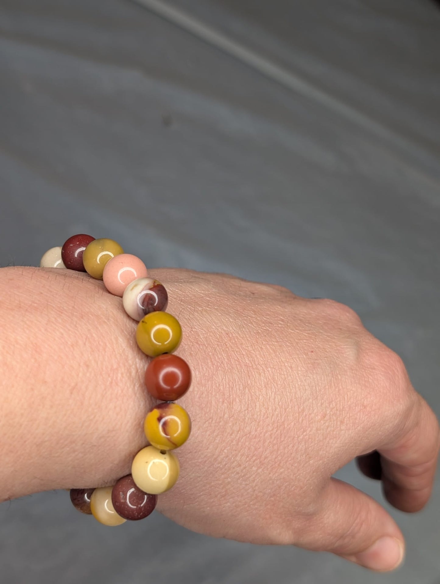 Bracelet en Jaspe Mookaïte – Ancrage et Stabilité