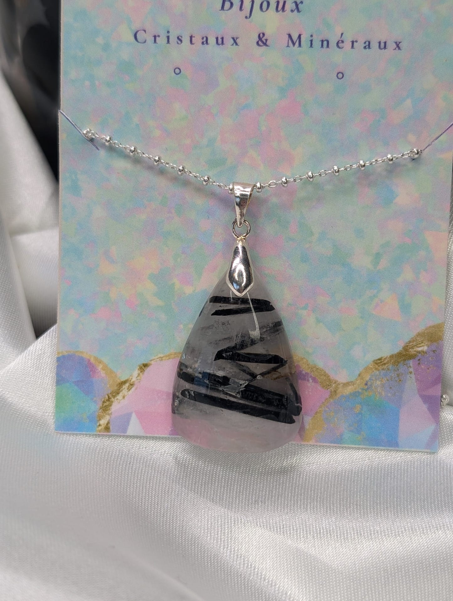 Pendentif en Quartz Tourmaline – Purification et Protection