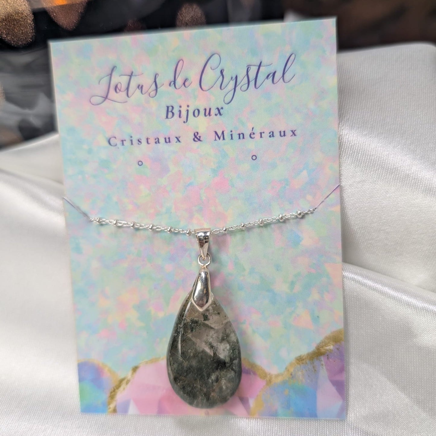 Pendentif en Quartz Lodolite – Méditation et Éveil Spirituel