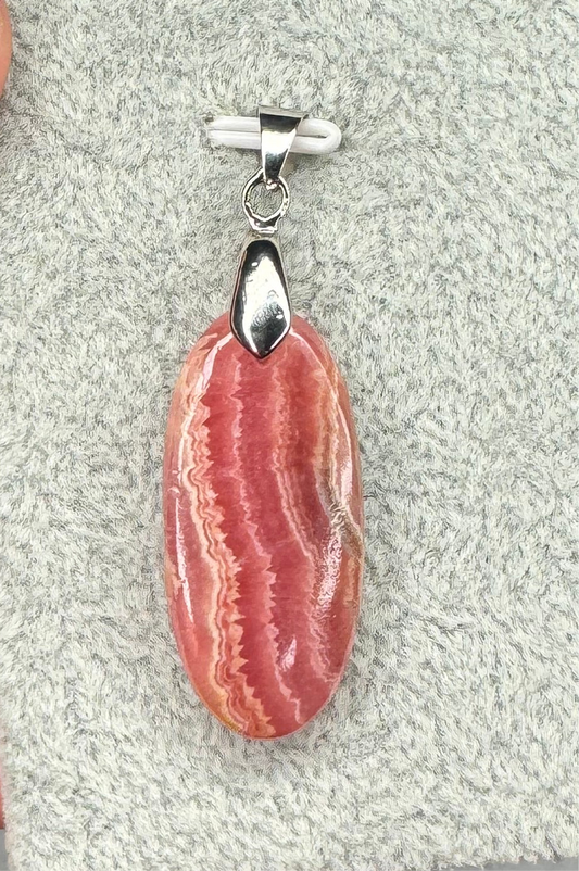Pendentif en Rhodochrosite – Amour et Guérison émotionnelle