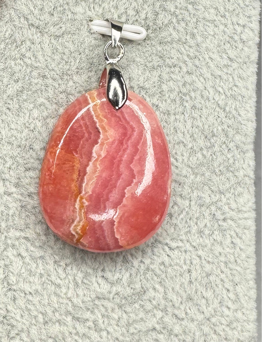 Pendentif en Rhodochrosite – Amour et Guérison émotionnelle