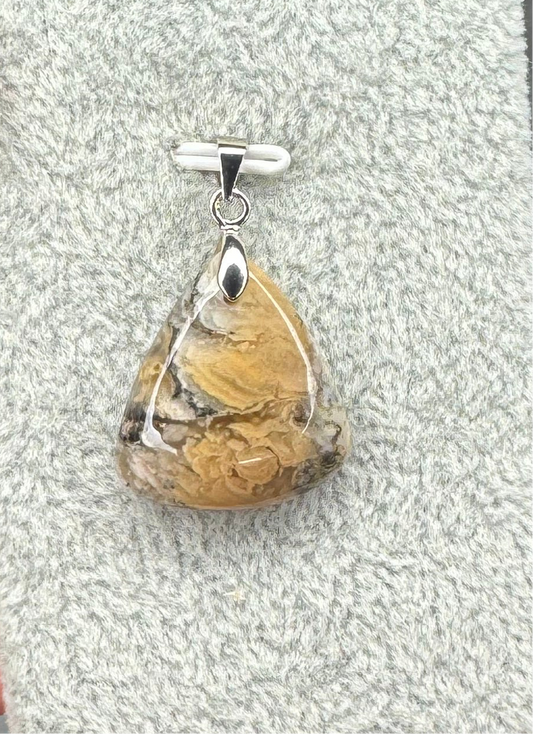 Pendentif en Agate Tigre – Protection et Confiance
