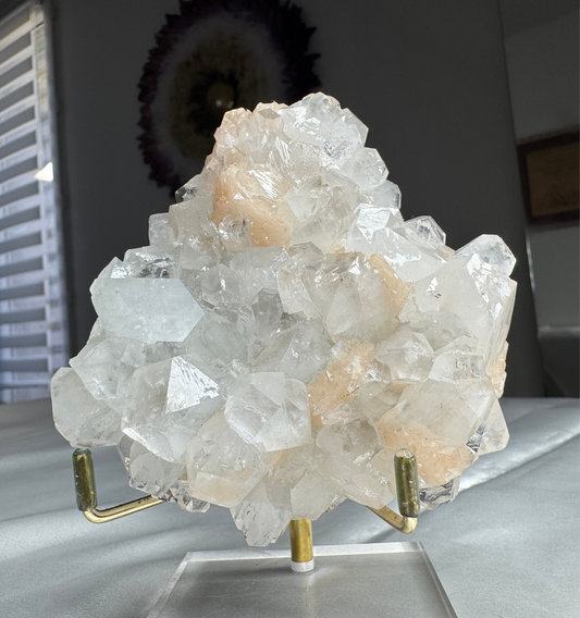 Apophyllite – Pierre de Connexion Spirituelle et de Clarté Mentale