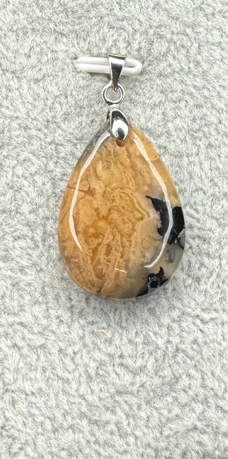 Pendentif en Agate Tigre – Protection et Confiance