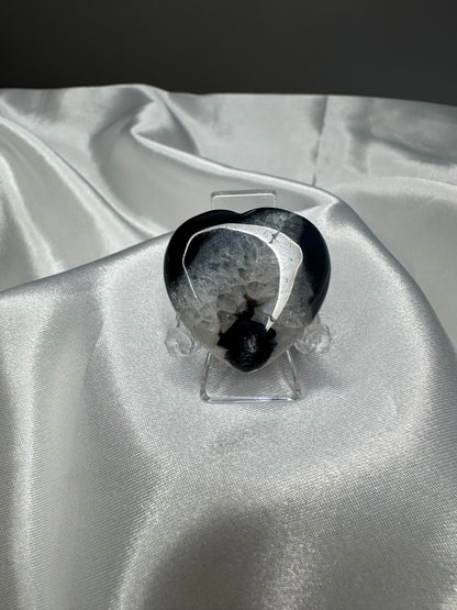 Cœur en Agate Noire – Ancrage et Protection énergétique