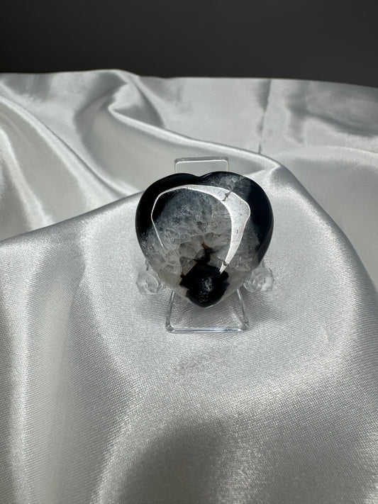 Cœur en Agate Noire – Ancrage et Protection énergétique