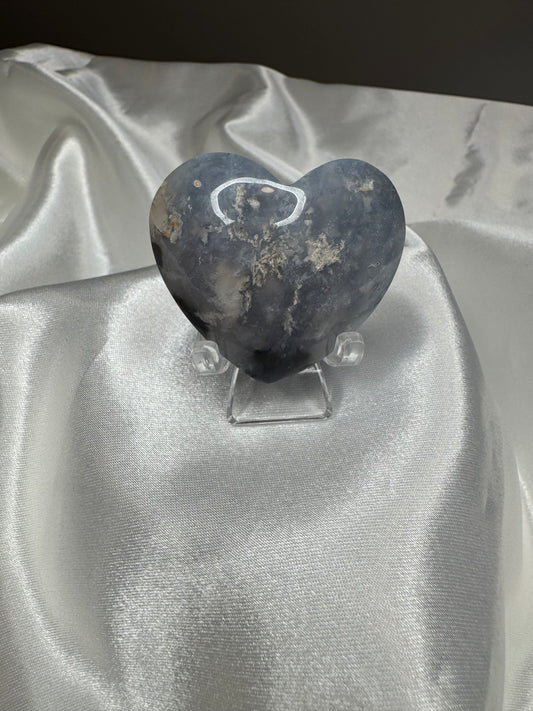 Cœur en Agate Plume – Douceur, intuition et protection