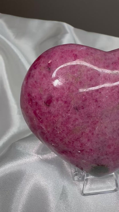 Cœur en Rhodonite – Guérison émotionnelle et amour de soi
