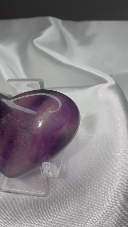 Cœur en Fluorine Violette – Concentration et Harmonie mentale
